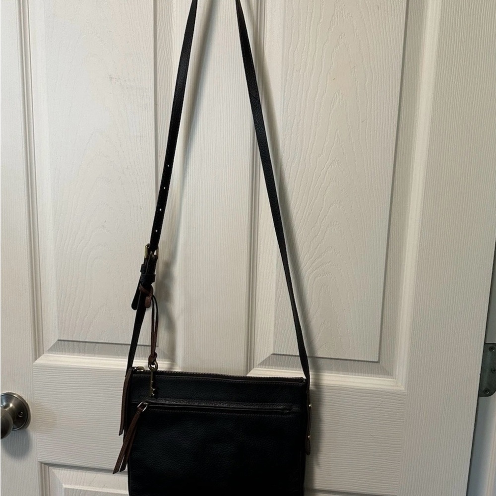 Fossil Pebbled Leather Black Crossbody Bag w/ Tassel Pull - Picture 2 of 14